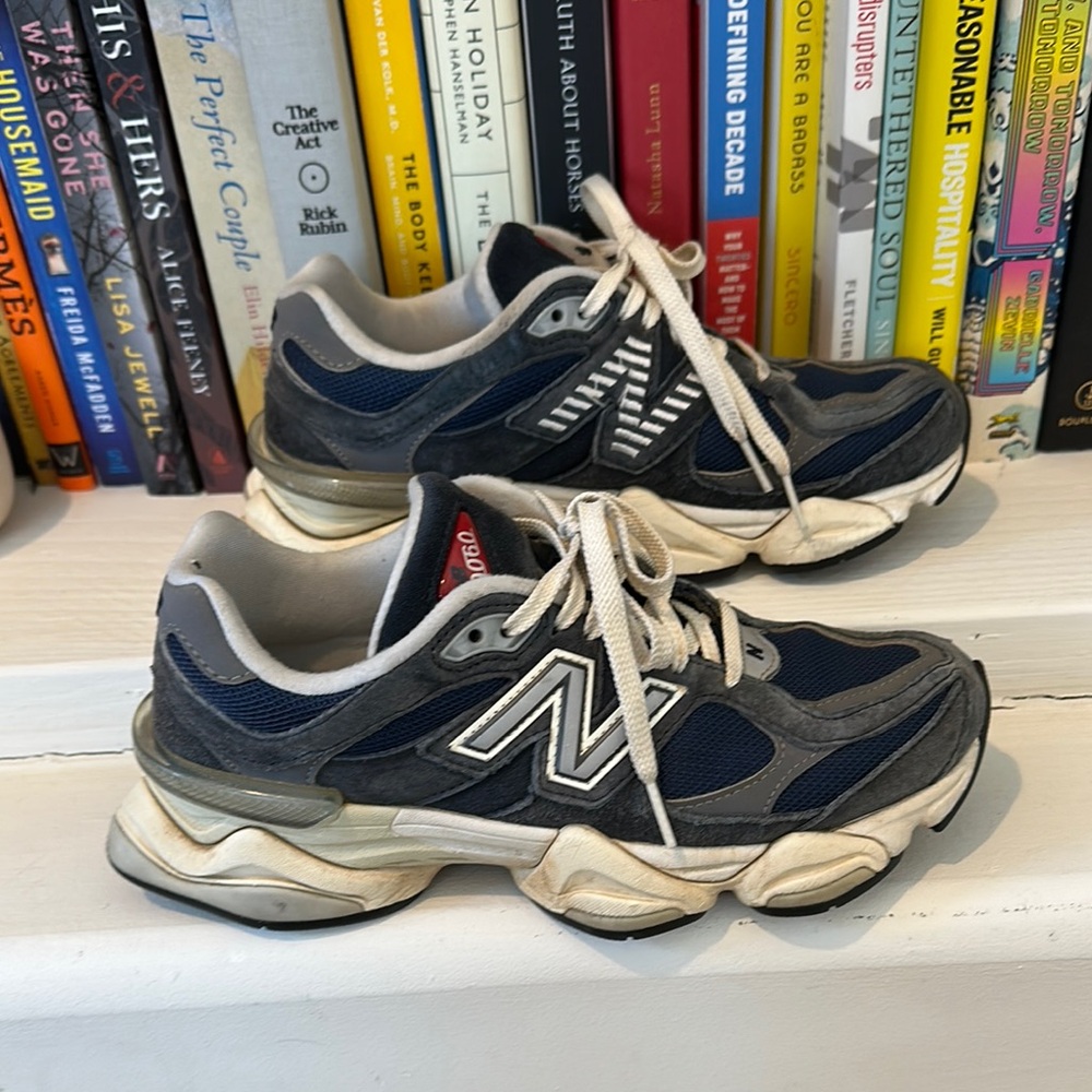 NEW BALANCE 9060 - Navy and Gray Athletic Sneakers